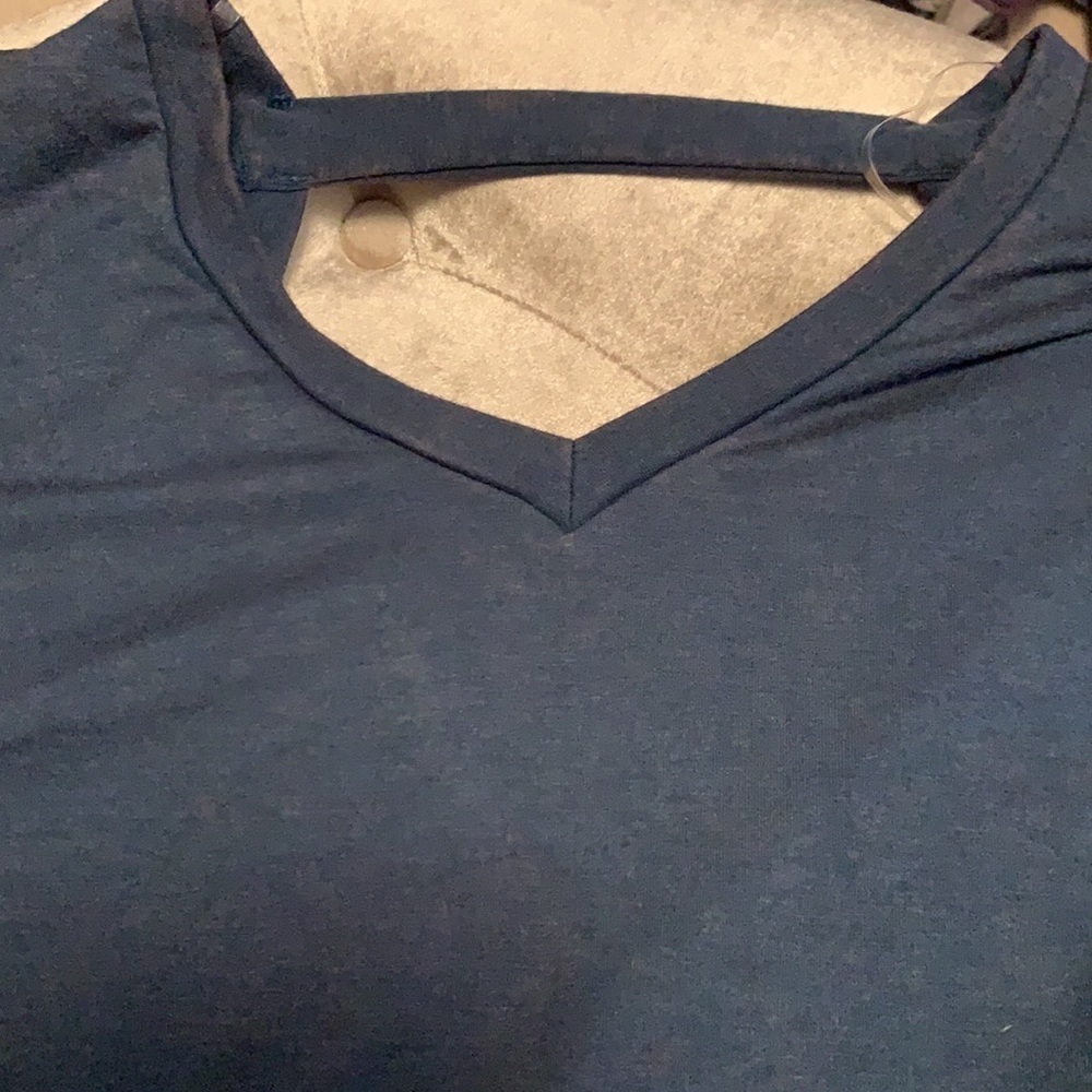 Jessica Simpson blue v neck open back sweatshirt - Picture 7 of 9